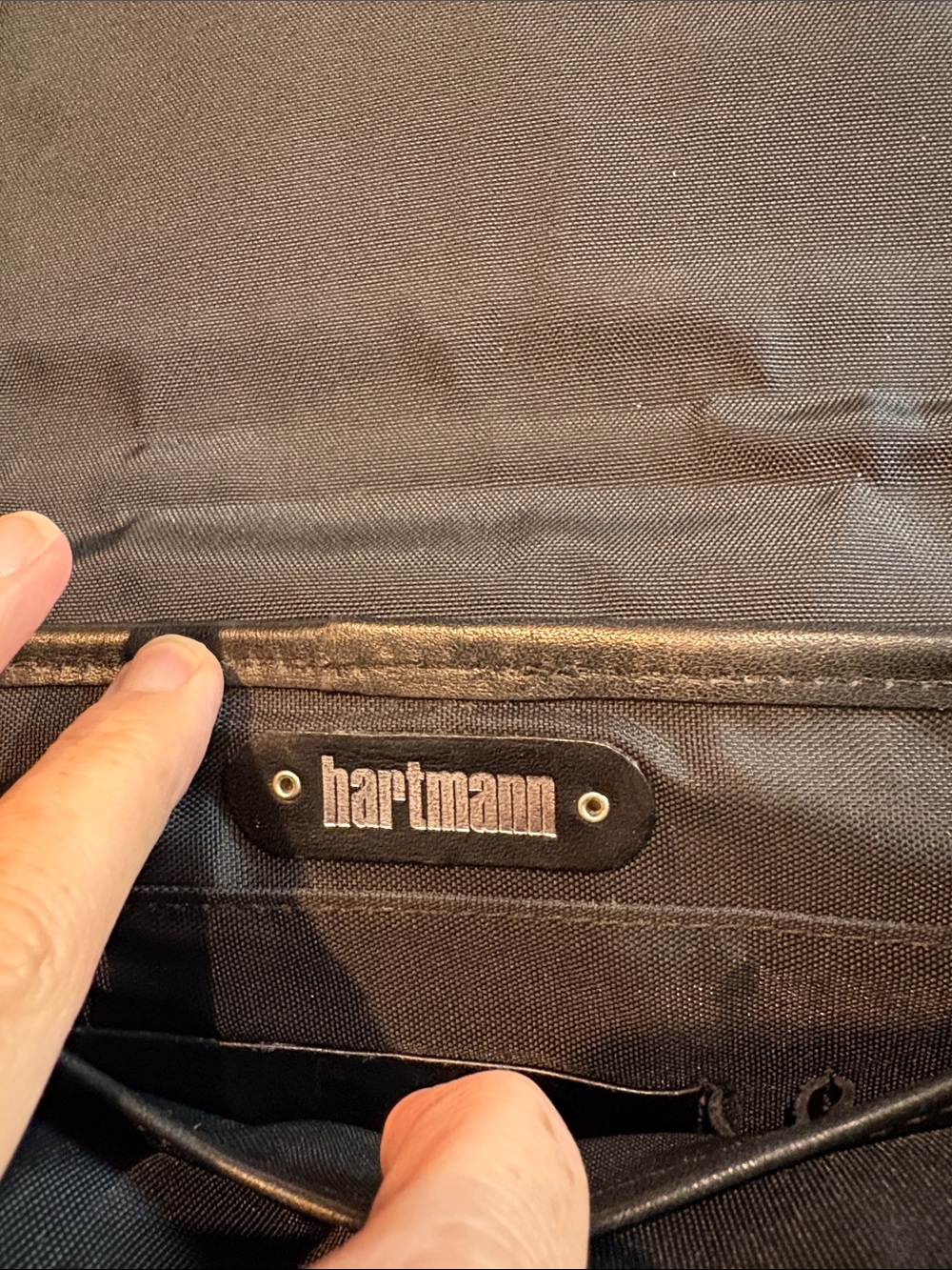 Hartmann Black Leather Crossbody Shoulder Bag Turn Lock Minimalist Vintage - Picture 5 of 10